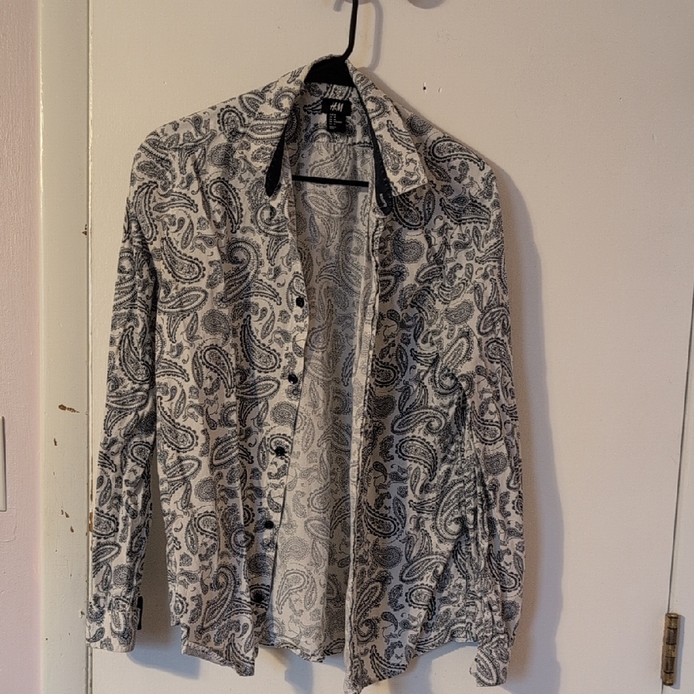 H&M Black and White Paisley Button Down Shirt